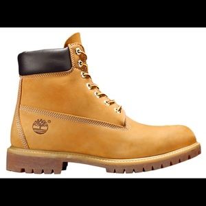 TIMBERLAND’s ORIGINAL YELLOW BOOTS (New w/o tags)
